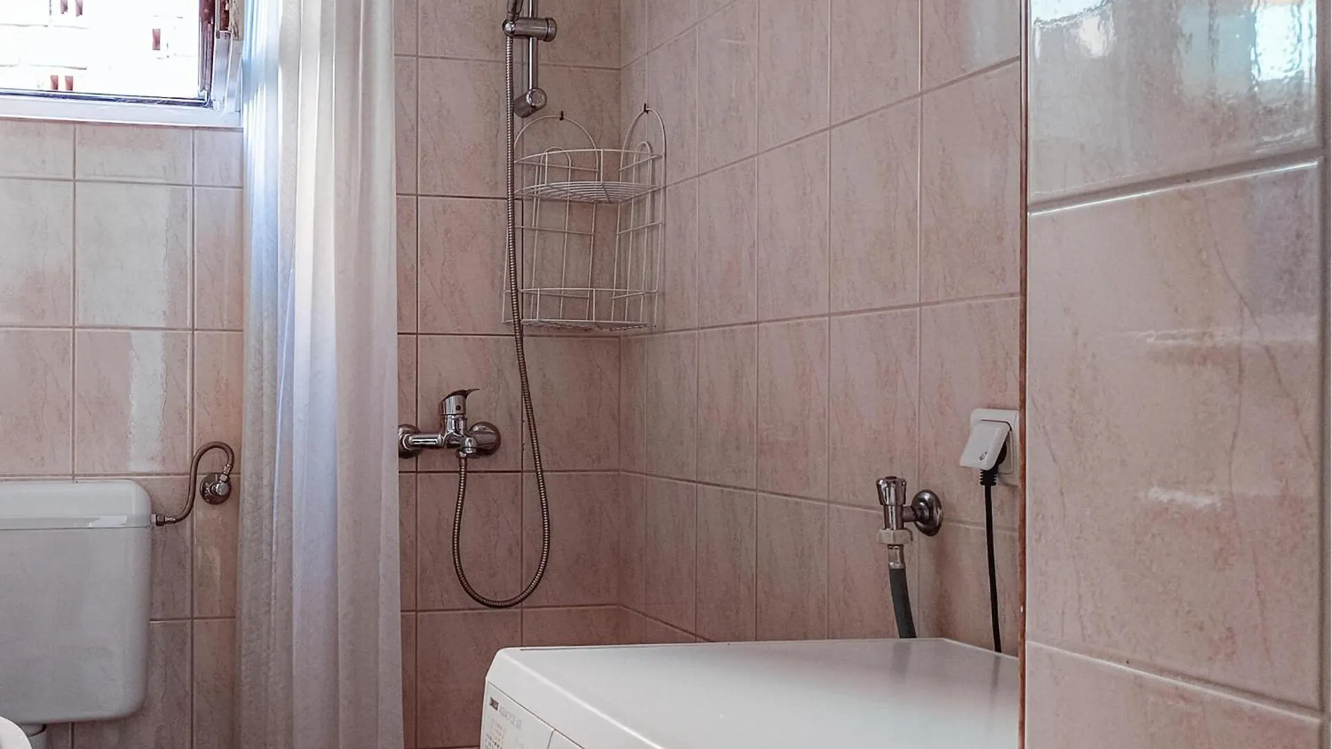 Awesome Apartment In Gornji Karin With Kitchen