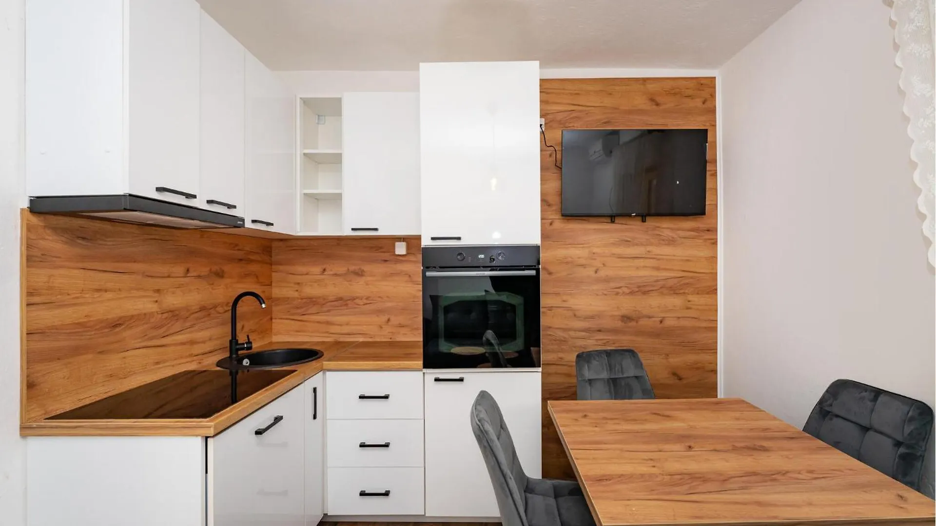 Awesome Apartment In Gornji Karin With Kitchen 0*,  Хорватия