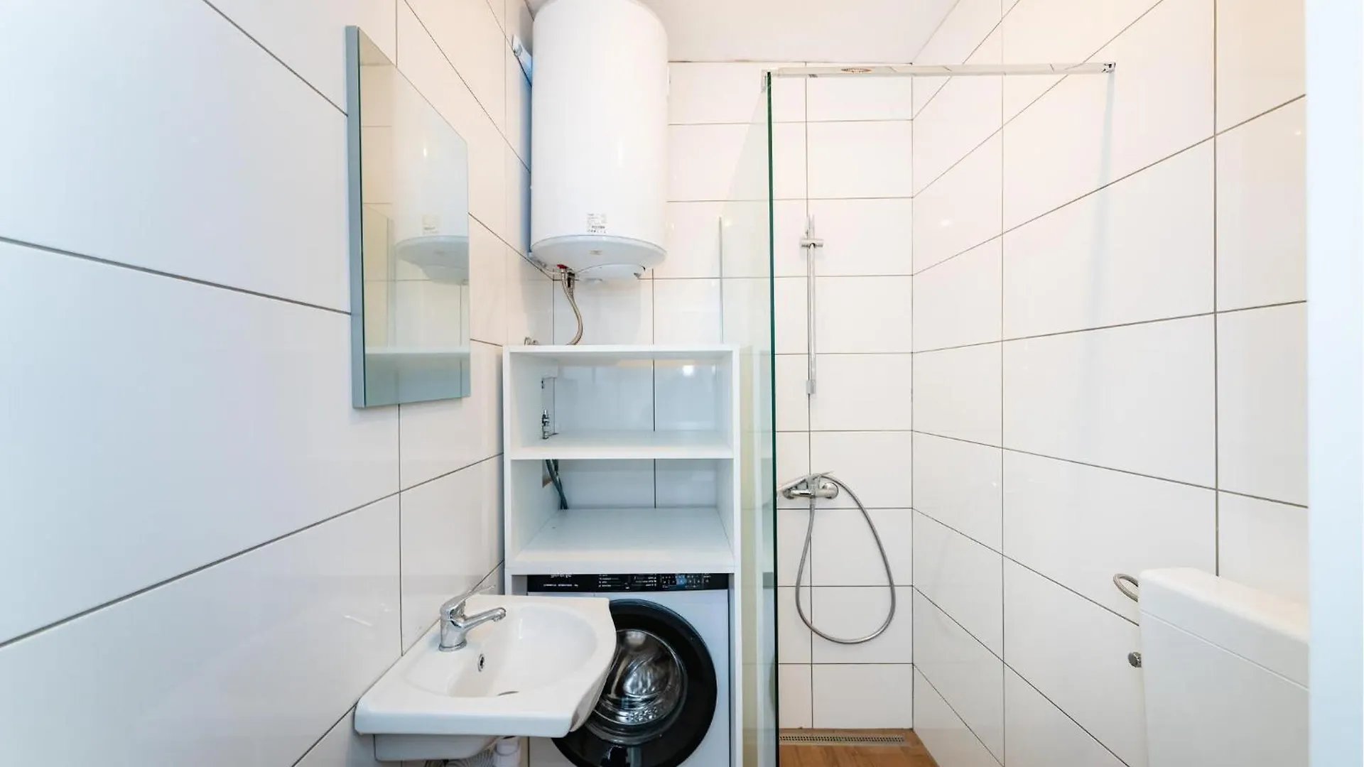 Awesome Apartment In Gornji Karin With Kitchen